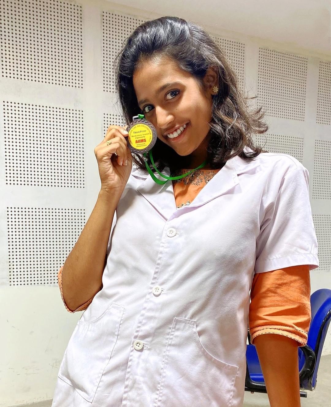 vennu in apron.png